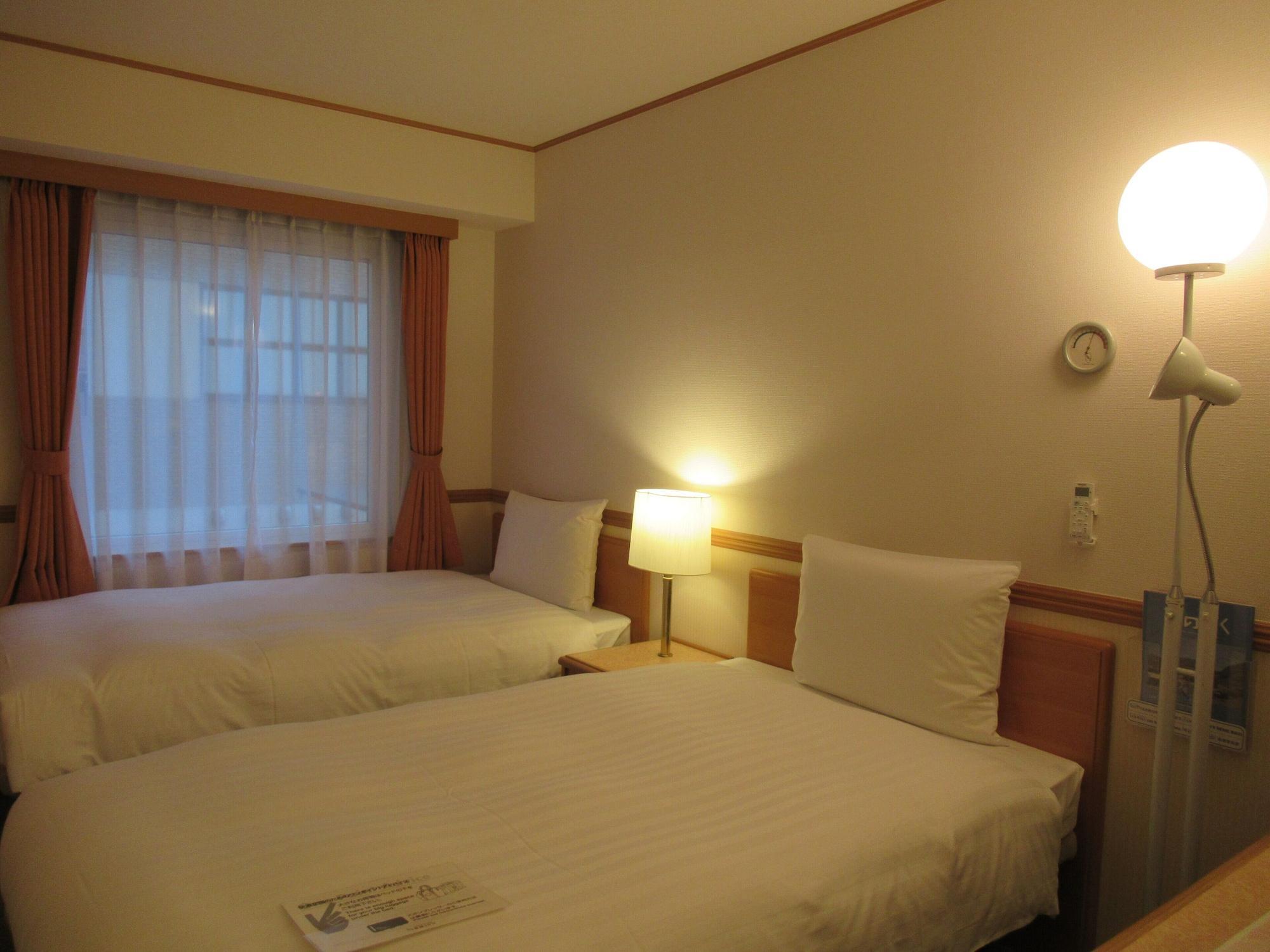 Toyoko Inn Hakata Nishi-Nakasu Fukuoka  Exteriör bild